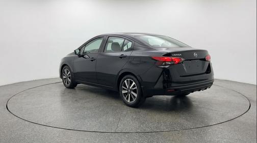 Super Black 2025 Nissan Versa 1.6 SV