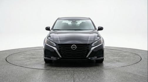 Super Black 2025 Nissan Altima SV FWD