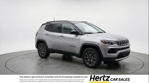 Silver Zynith Metallic Clearcoat 2025 Jeep Compass Trailhawk