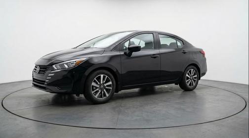 Super Black 2025 Nissan Versa 1.6 SV