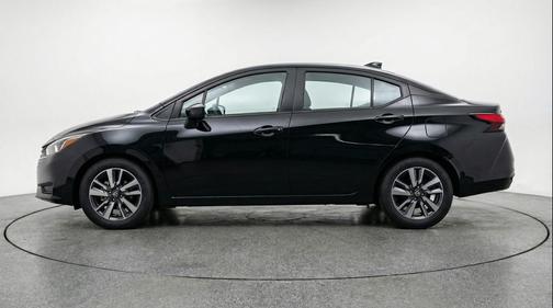 Super Black 2025 Nissan Versa 1.6 SV
