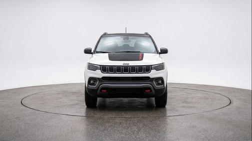 Bright White Clearcoat 2025 Jeep Compass Trailhawk