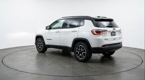 Bright White Clearcoat 2025 Jeep Compass Trailhawk
