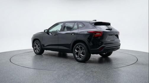 Mosaic Black Metallic 2025 Chevrolet Trax LT
