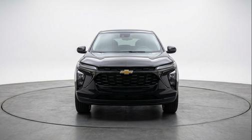 Mosaic Black Metallic 2025 Chevrolet Trax LT