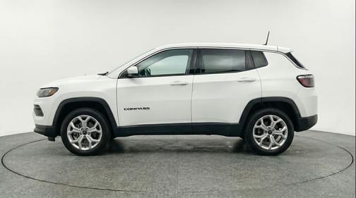 Bright White Clearcoat 2025 Jeep Compass Latitude