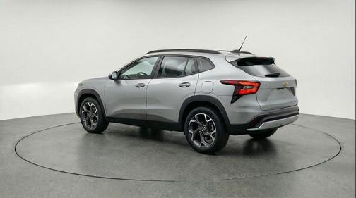 Sterling Gray Metallic 2025 Chevrolet Trax LT