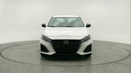 Glacier White 2025 Nissan Altima SV FWD