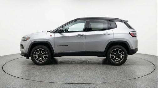 Silver Zynith Metallic Clearcoat 2025 Jeep Compass Trailhawk