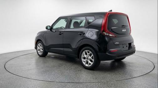 Fusion Black 2025 Kia Soul LX