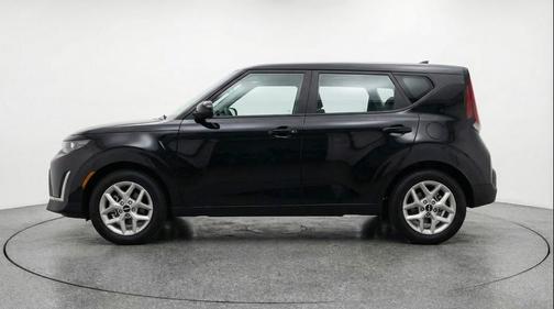 Fusion Black 2025 Kia Soul LX
