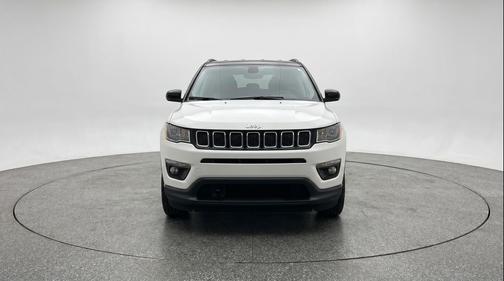 Bright White Clearcoat 2025 Jeep Compass Latitude