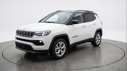 Bright White Clearcoat 2025 Jeep Compass Latitude