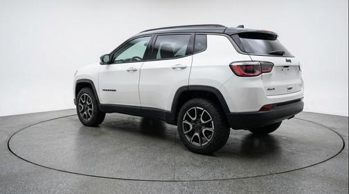Bright White Clearcoat 2025 Jeep Compass Trailhawk