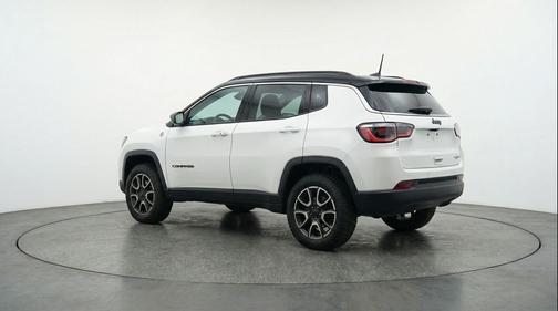 Bright White Clearcoat 2025 Jeep Compass Trailhawk