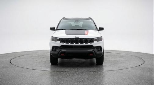Bright White Clearcoat 2025 Jeep Compass Trailhawk