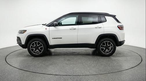 Bright White Clearcoat 2025 Jeep Compass Trailhawk