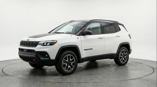 Bright White Clearcoat 2025 Jeep Compass Trailhawk