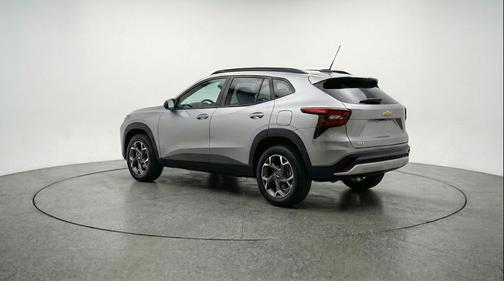 Sterling Gray Metallic 2025 Chevrolet Trax LT