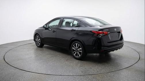 Super Black 2025 Nissan Versa 1.6 SV