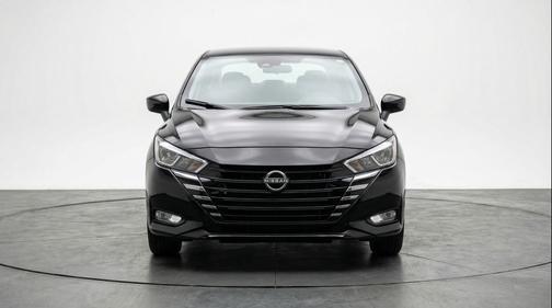 Super Black 2025 Nissan Versa 1.6 SV