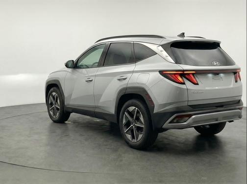 Shimmering Silver 2025 Hyundai TUCSON SEL
