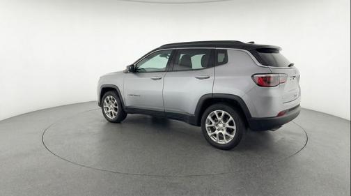 Silver Zynith Metallic Clearcoat 2025 Jeep Compass Limited