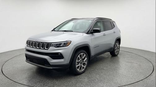 Silver Zynith Metallic Clearcoat 2025 Jeep Compass Limited