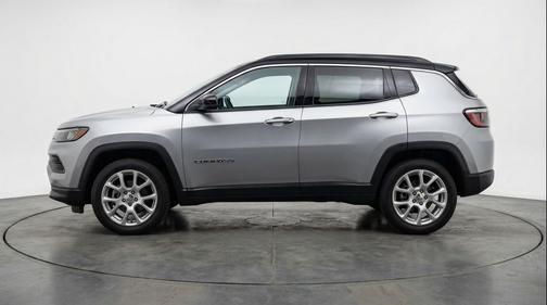Silver Zynith Metallic Clearcoat 2025 Jeep Compass Limited