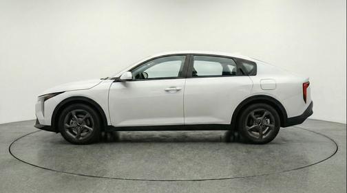 Snow White Pearl 2025 Kia K4 LXS