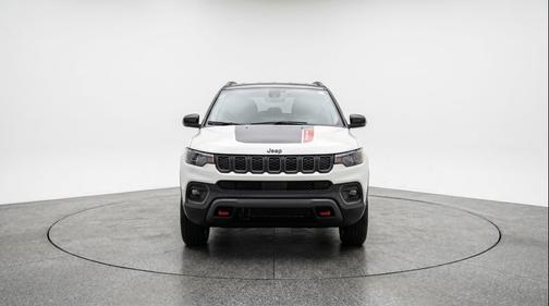Bright White Clearcoat 2025 Jeep Compass Trailhawk