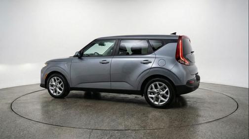 Gravity Gray 2025 Kia Soul LX
