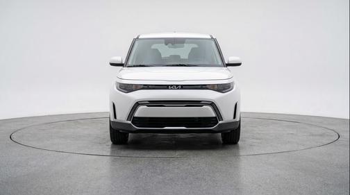 Snow White Pearl 2025 Kia Soul LX