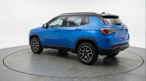 Hydro Blue Pearlcoat 2025 Jeep Compass Trailhawk
