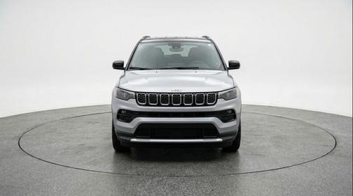 Silver Zynith Metallic Clearcoat 2025 Jeep Compass Limited