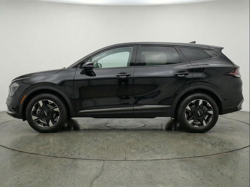 Ebony Black 2026 Kia Sportage LX