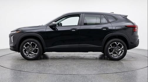 Mosaic Black Metallic 2025 Chevrolet Trax LT