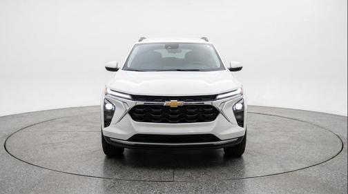 Summit White 2025 Chevrolet Trax LT