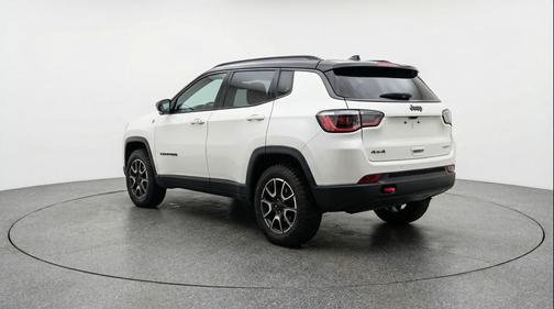 Bright White Clearcoat 2025 Jeep Compass Trailhawk