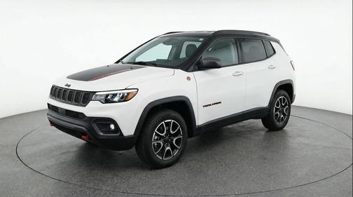 Bright White Clearcoat 2025 Jeep Compass Trailhawk