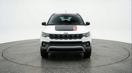 Bright White Clearcoat 2025 Jeep Compass Trailhawk