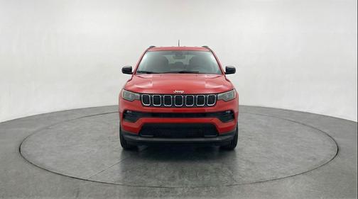 Red Hot Pearlcoat 2025 Jeep Compass Latitude