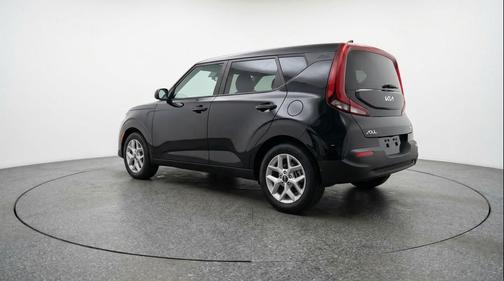 Fusion Black 2025 Kia Soul LX