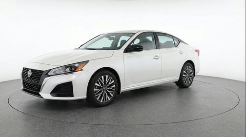 Glacier White 2025 Nissan Altima SV FWD