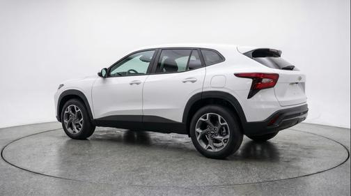 Summit White 2025 Chevrolet Trax LT