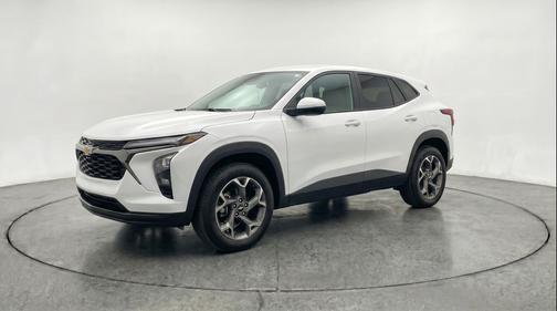 Summit White 2025 Chevrolet Trax LT