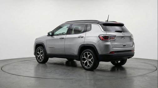 Silver Zynith Metallic Clearcoat 2025 Jeep Compass Limited