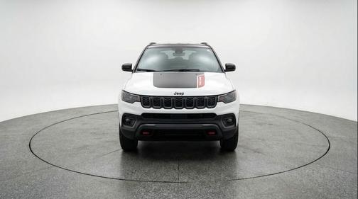 Bright White Clearcoat 2025 Jeep Compass Trailhawk