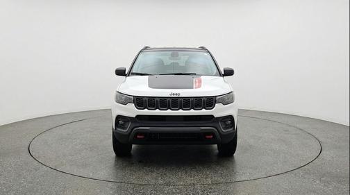 Bright White Clearcoat 2025 Jeep Compass Trailhawk