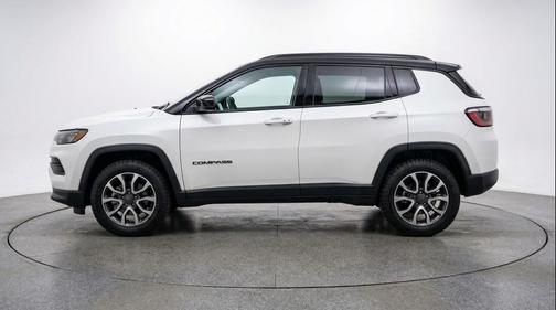 Bright White Clearcoat 2025 Jeep Compass Trailhawk